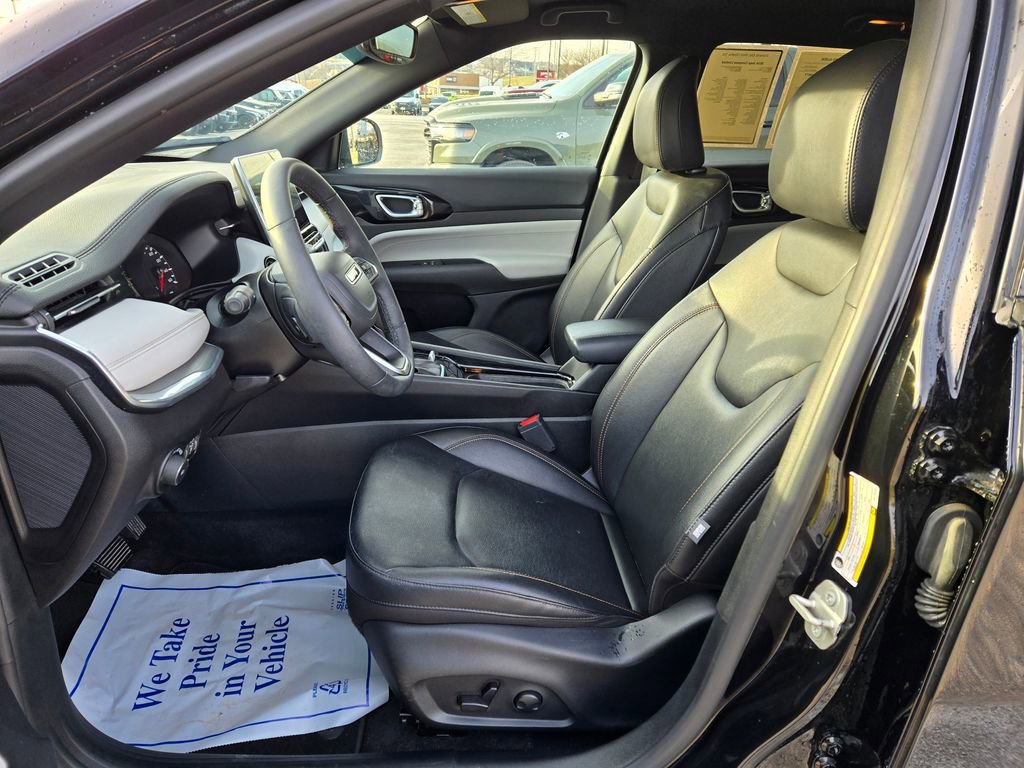 Used 2024 Jeep Compass Limited image 15