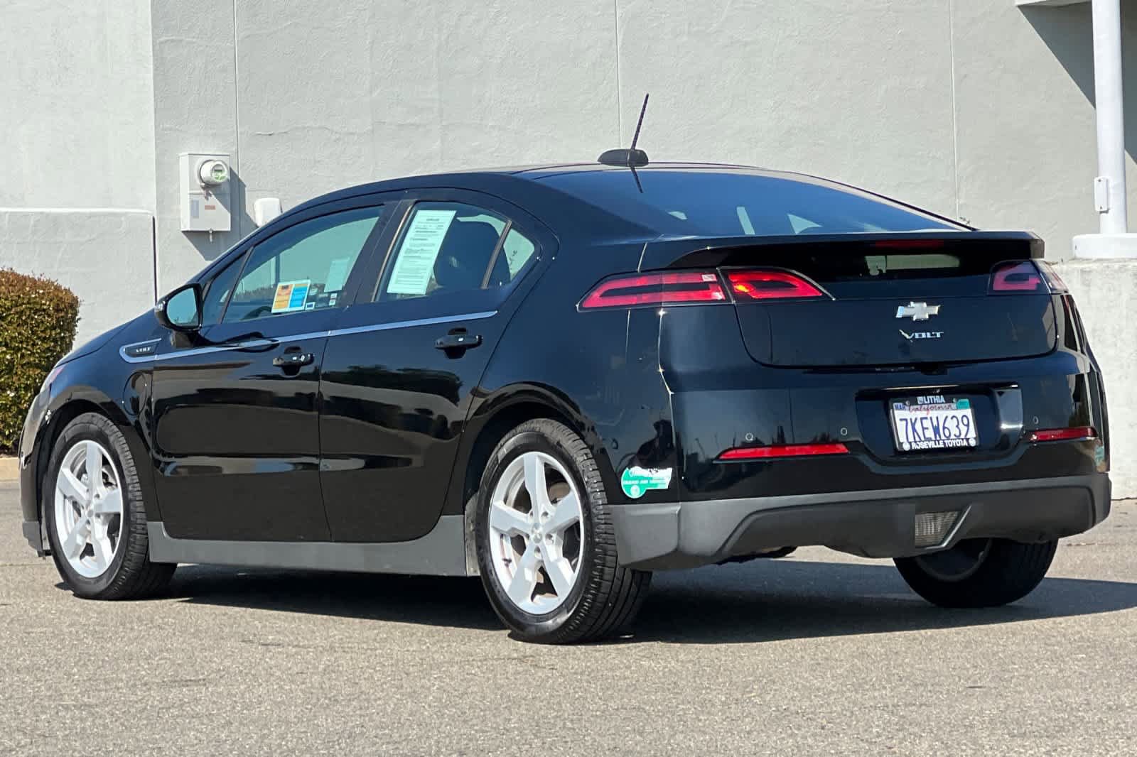 Used 2015 Chevrolet Volt Premium w/ Premium Trim Package FWD image 7