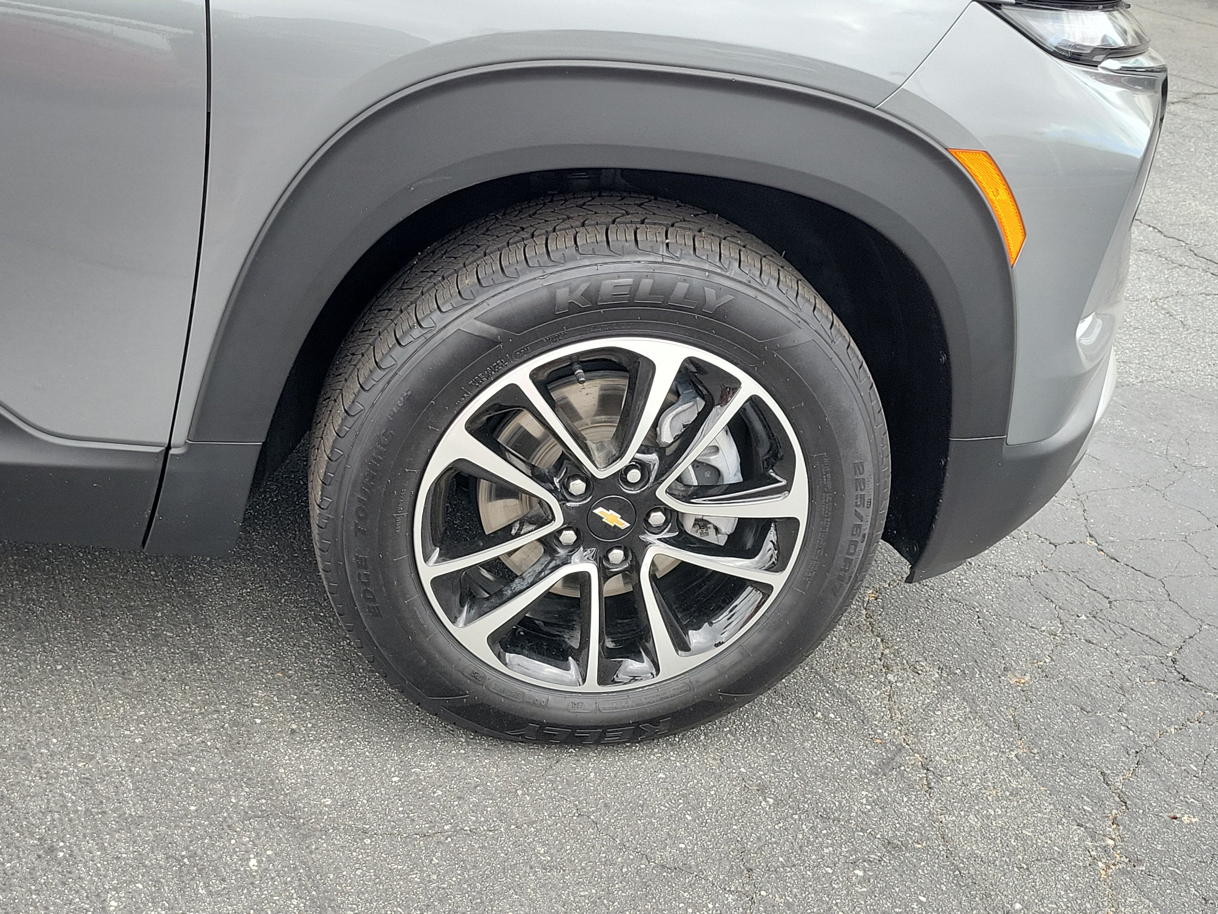Used 2024 Chevrolet TrailBlazer LT w/ Convenience Package FWD image 13