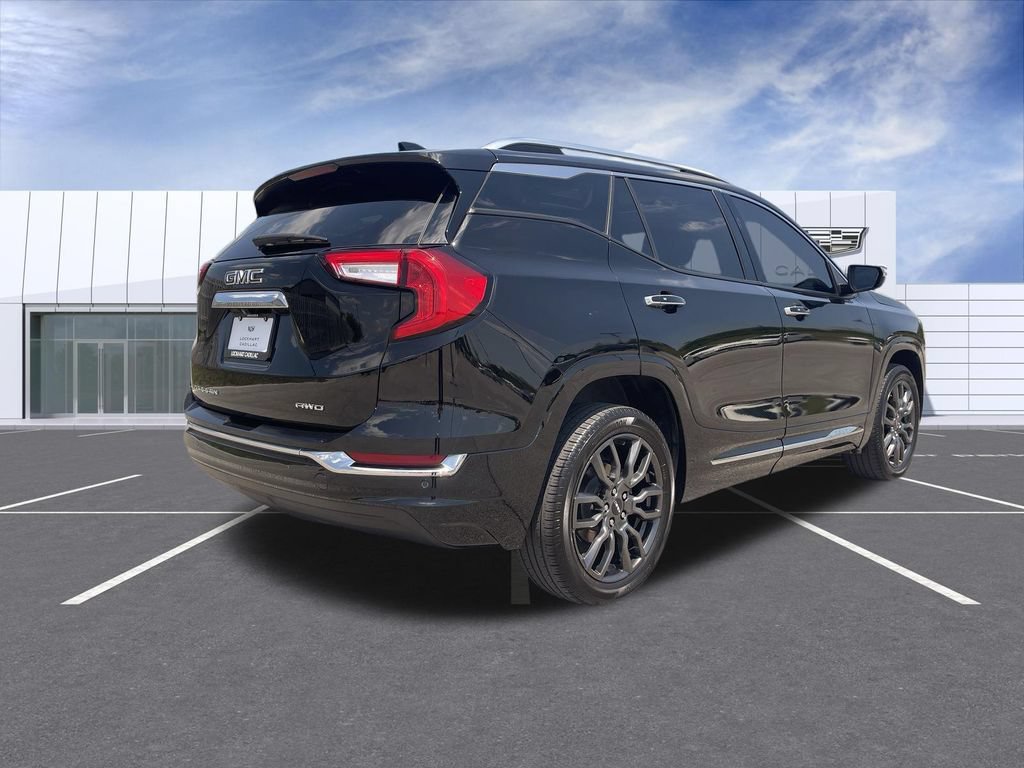Used 2024 GMC Terrain Denali w/ Black Diamond Edition AWD/4WD image 8