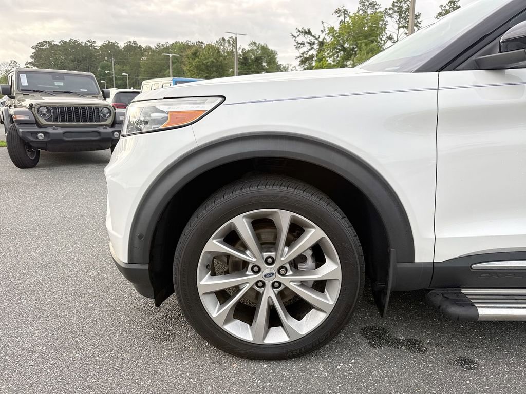 Used 2021 Ford Explorer Platinum w/ Equipment Group 601A AWD/4WD image 11