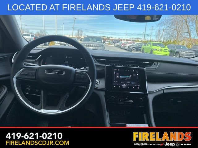 Used 2023 Jeep Grand Cherokee Laredo w/ Luxury Tech Group I image 6