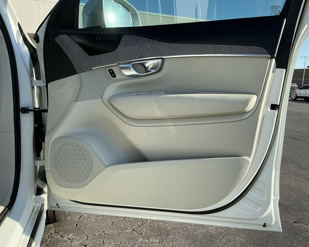 Used 2023 Volvo XC90 B6 Ultimate w/ Protection Package Premier image 24