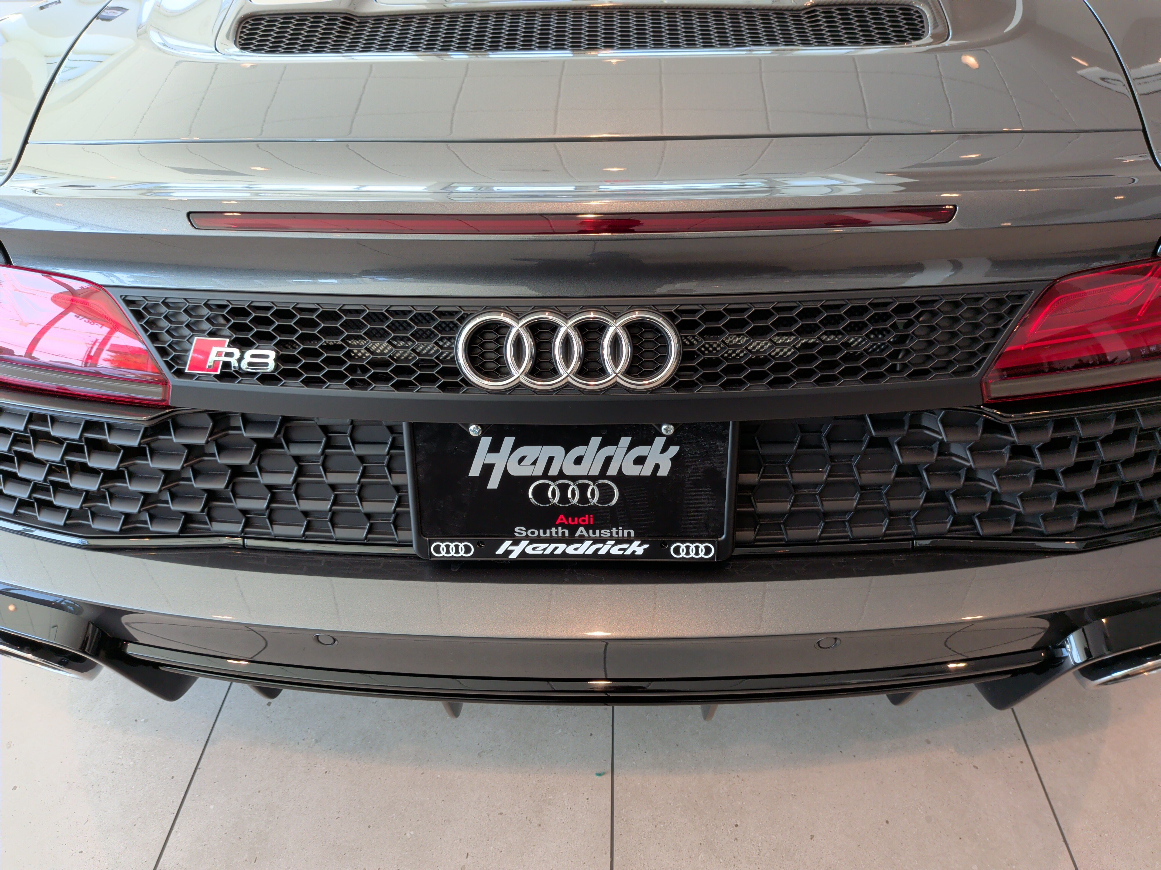 Used 2021 Audi R8 V10 w/ Premium Package RWD image 32