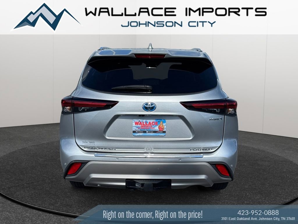 Used 2024 Toyota Highlander Platinum AWD/4WD image 4