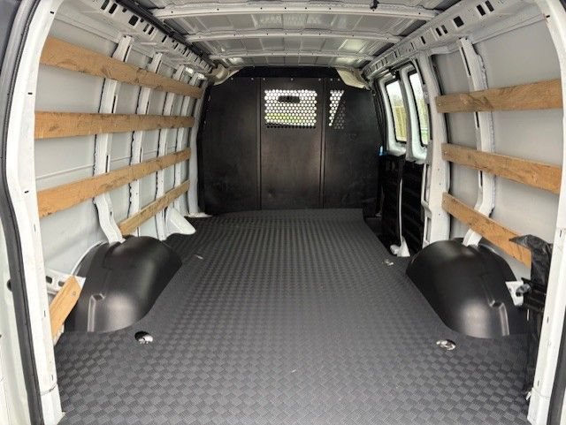 Used 2025 Chevrolet Express 2500 w/ Driver Convenience Package RWD image 11