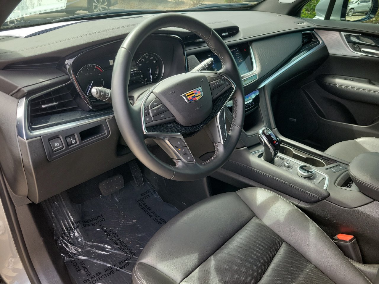 Certified 2025 Cadillac XT5 Premium Luxury w/ LPO, Floor Liner Package AWD/4WD image 17