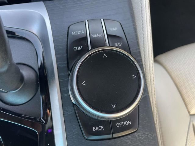 Used 2022 BMW 530i w/ M Sport Package image 29