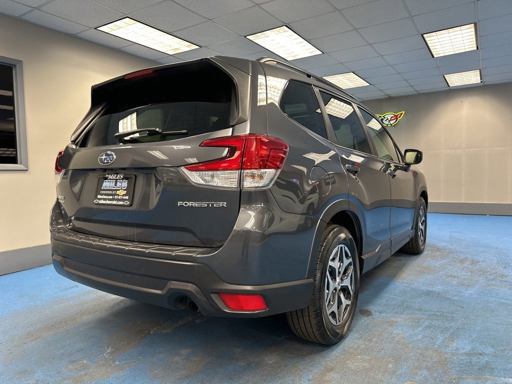 Used 2021 Subaru Forester Premium w/ Popular Package #1 image 2