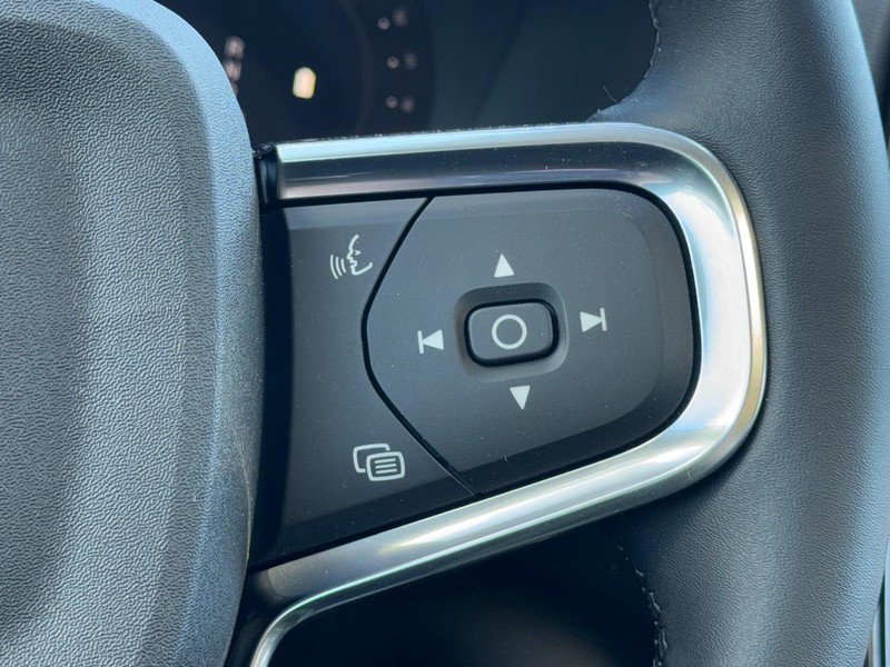 New 2026 Volvo XC40 B5 Core w/ Climate Package AWD/4WD image 12