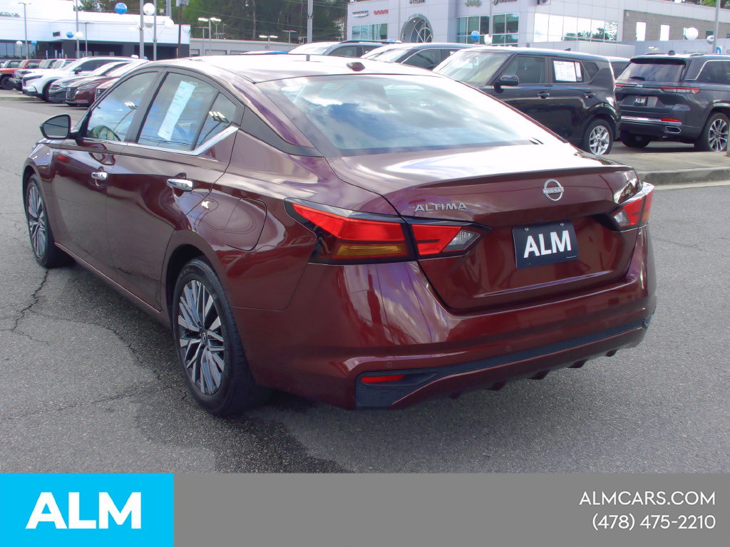 Used 2025 Nissan Altima 2.5 SV FWD image 7