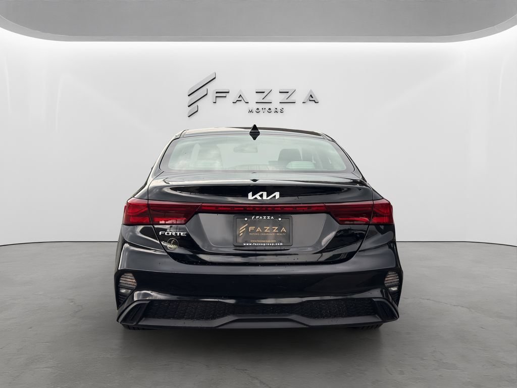Used 2022 Kia Forte LXS FWD image 8