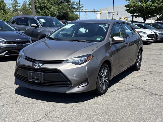 Used 2018 Toyota Corolla LE w/ LE Premium Package w/Moonroof FWD image 5