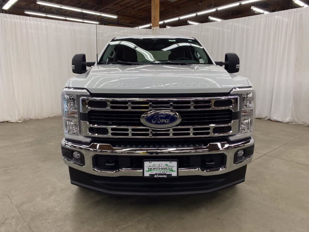 Used 2025 Ford F250 XLT w/ FX4 Off-Road Package AWD/4WD image 9