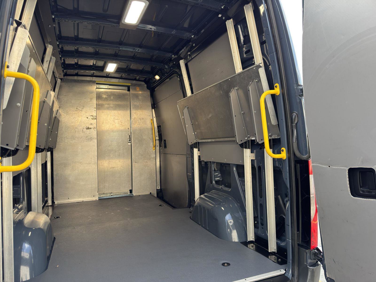 Used 2019 Mercedes-Benz Sprinter 144 image 25