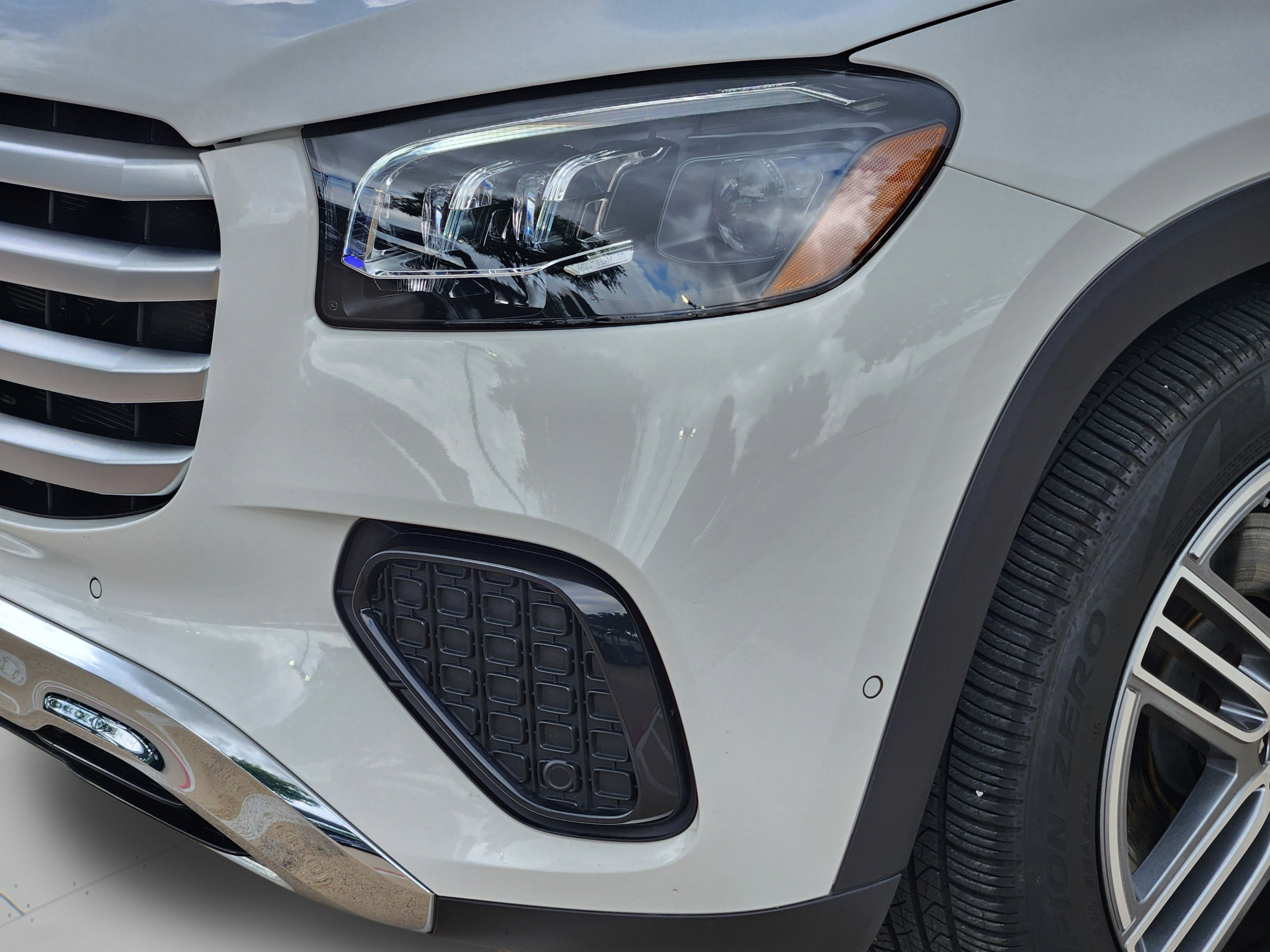 Certified 2025 Mercedes-Benz GLS 450 4MATIC image 29