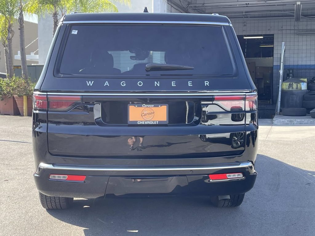 Used 2024 Jeep Wagoneer L Series II RWD image 3