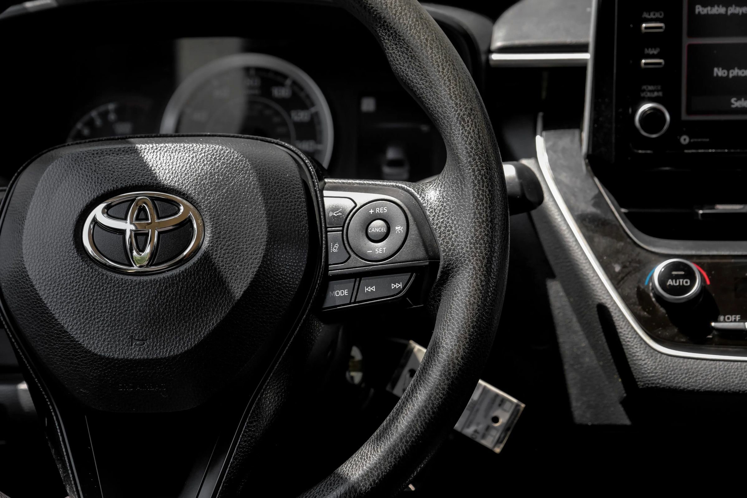 Used 2021 Toyota Corolla LE image 20