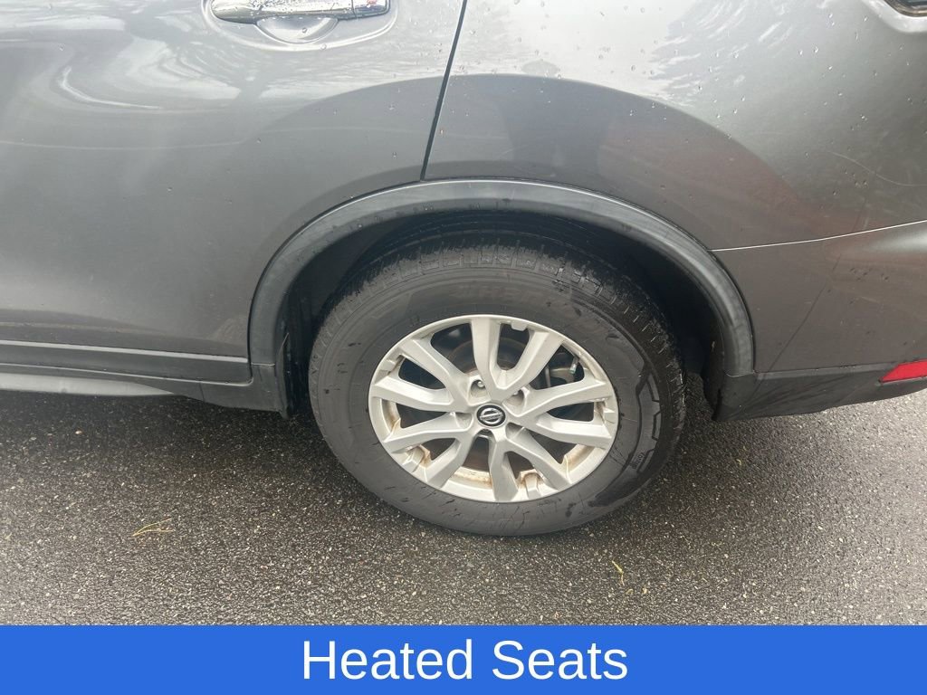 Used 2020 Nissan Rogue S w/ Special Edition Package image 4