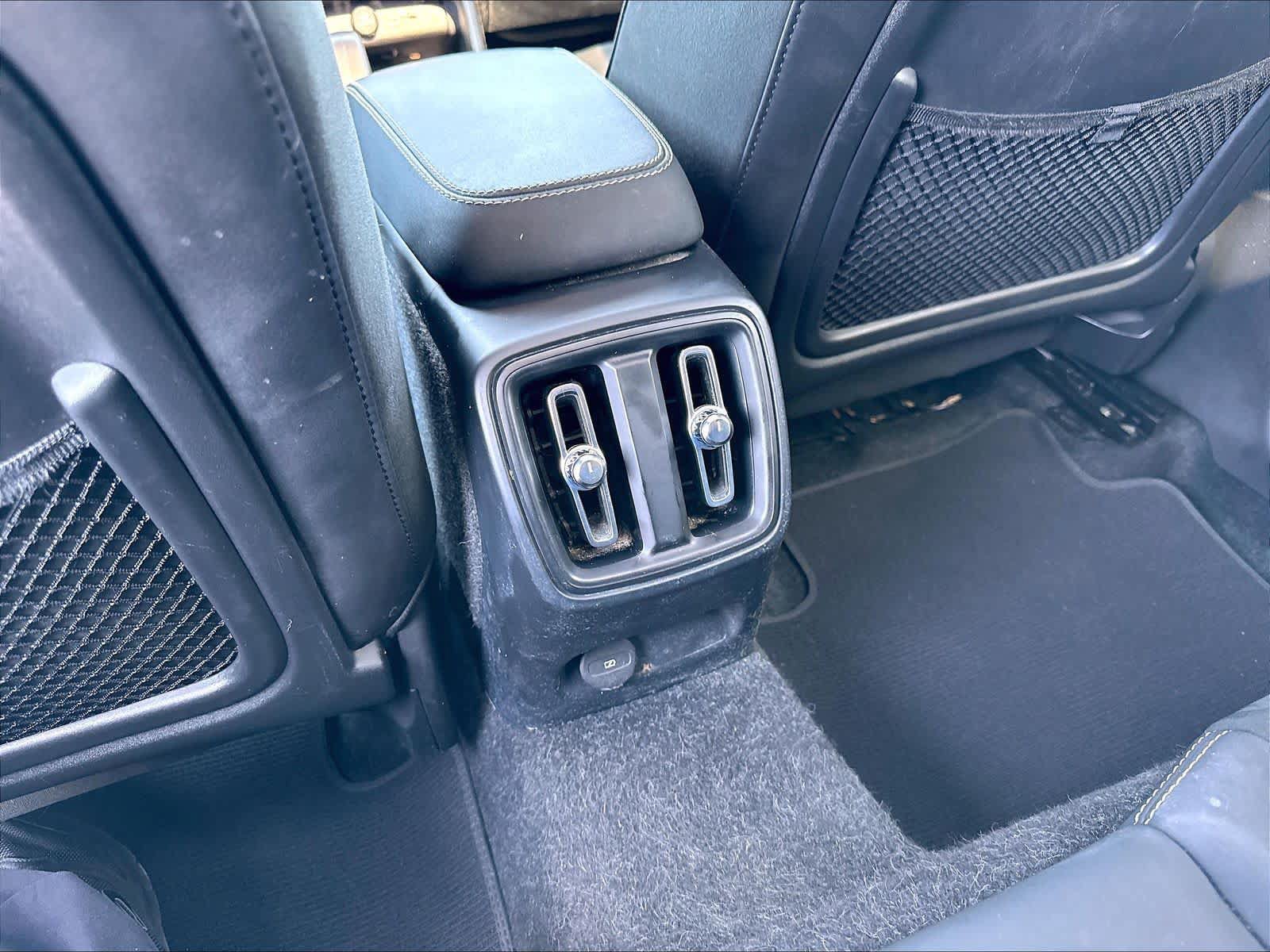 Used 2023 Volvo C40 P8 Recharge Plus AWD/4WD image 38