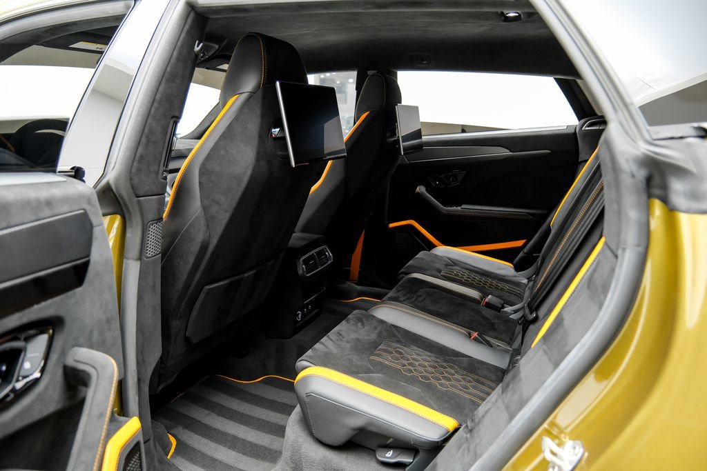 Used 2023 Lamborghini Urus Performante AWD/4WD image 47