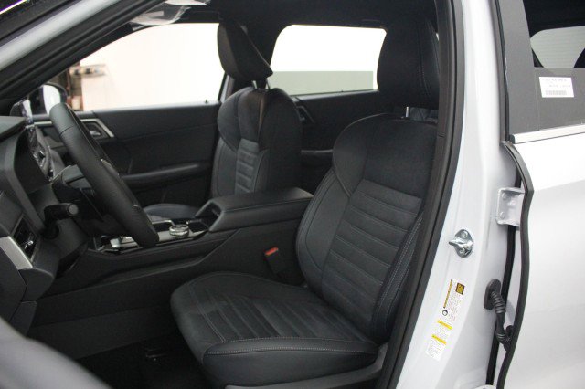 New 2026 Mitsubishi Outlander LE FWD image 7