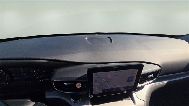 Used 2022 Ford Explorer XLT w/ Equipment Group 202A image 9