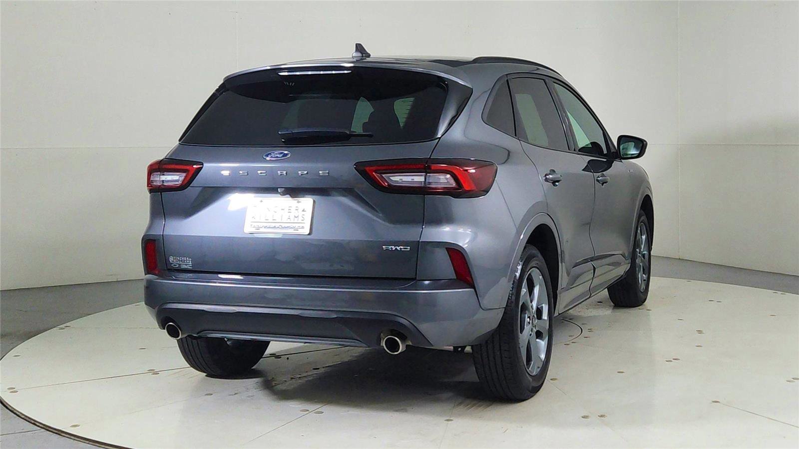 Used 2024 Ford Escape ST-Line image 6