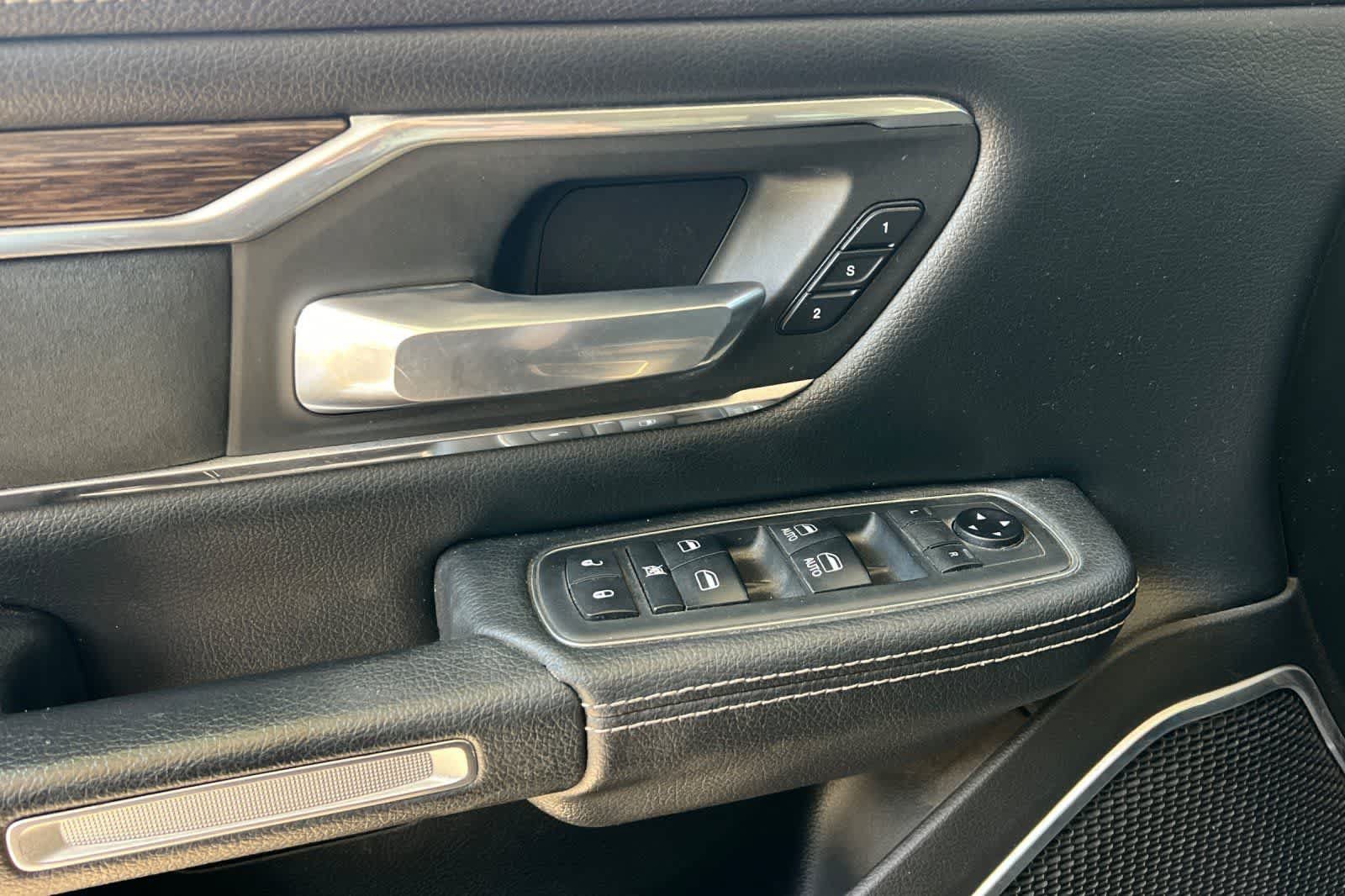 Used 2019 RAM 1500 Laramie AWD/4WD image 15