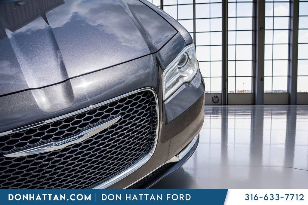 Used 2018 Chrysler 300 Limited w/ Safetytec Plus Group RWD image 33