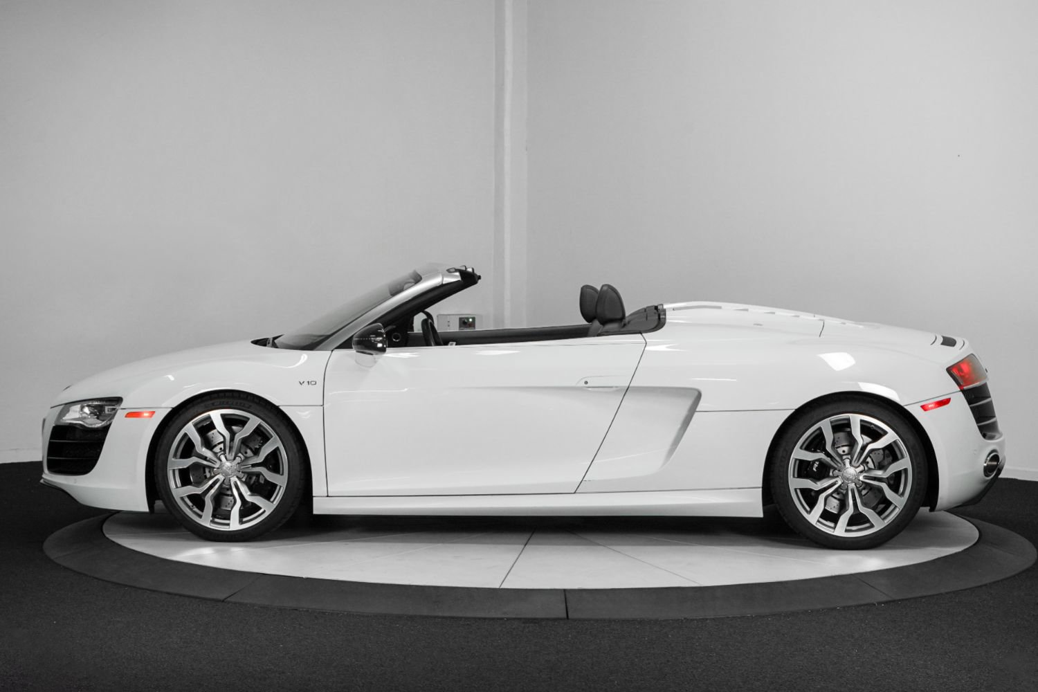 Used 2012 Audi R8 V10 image 8