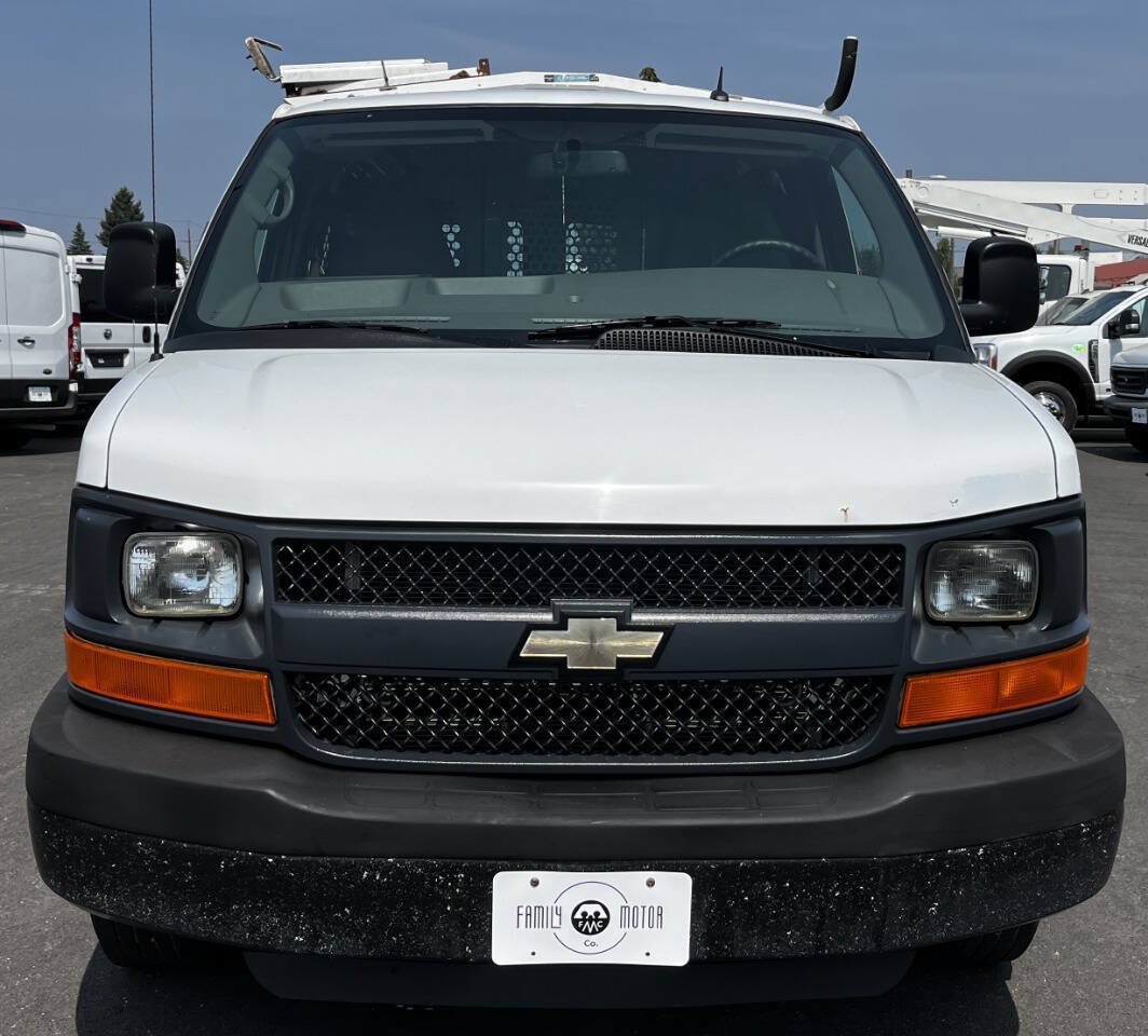 Used 2015 Chevrolet Express 2500 RWD image 2