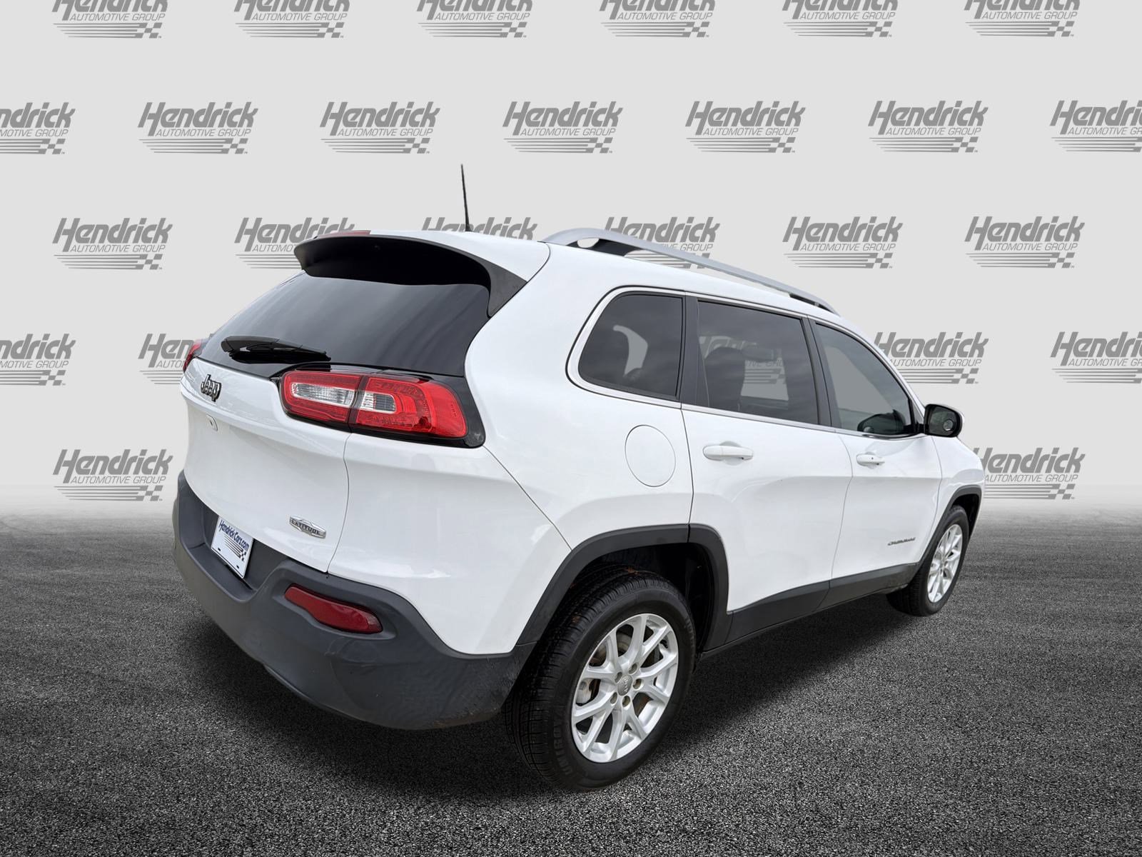 Used 2018 Jeep Cherokee Latitude Plus image 10
