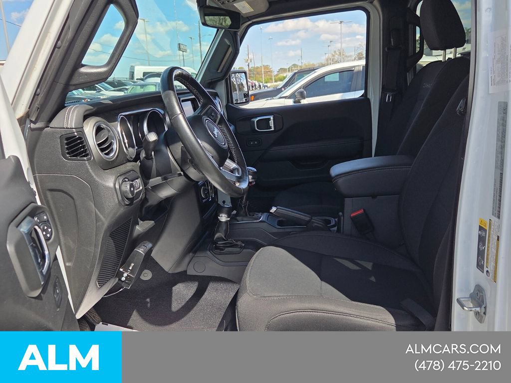 Used 2022 Jeep Wrangler Unlimited Sahara w/ Cold Weather Group AWD/4WD image 7