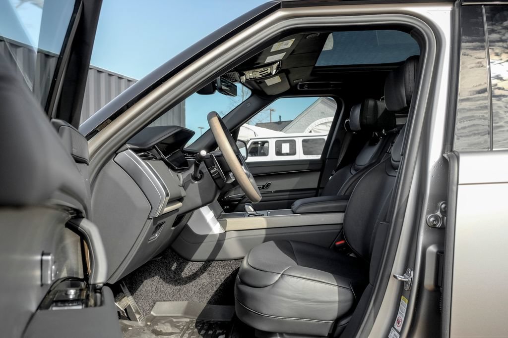 New 2026 Land Rover Range Rover SV AWD/4WD image 10