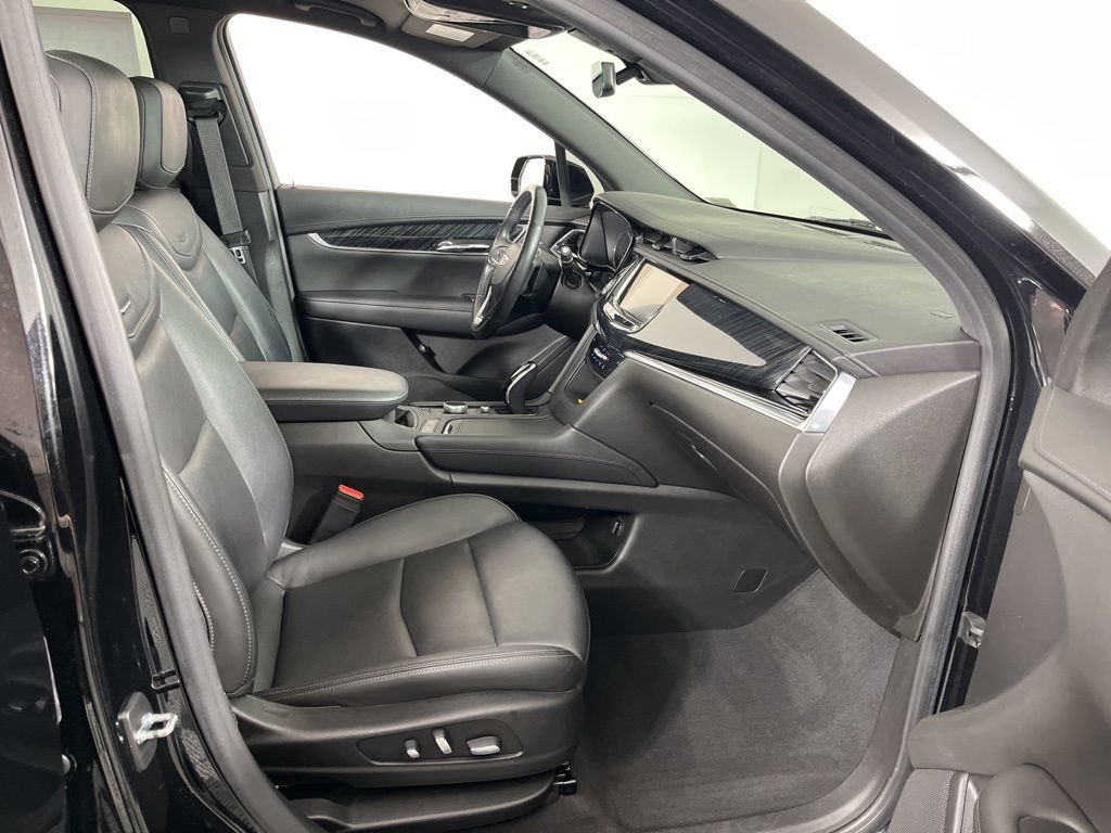 Used 2020 Cadillac XT6 Premium Luxury w/ LPO, Floor Liner Package image 6