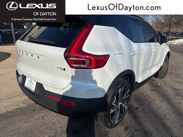 Used 2021 Volvo XC40 T5 R-Design w/ Climate Package image 3
