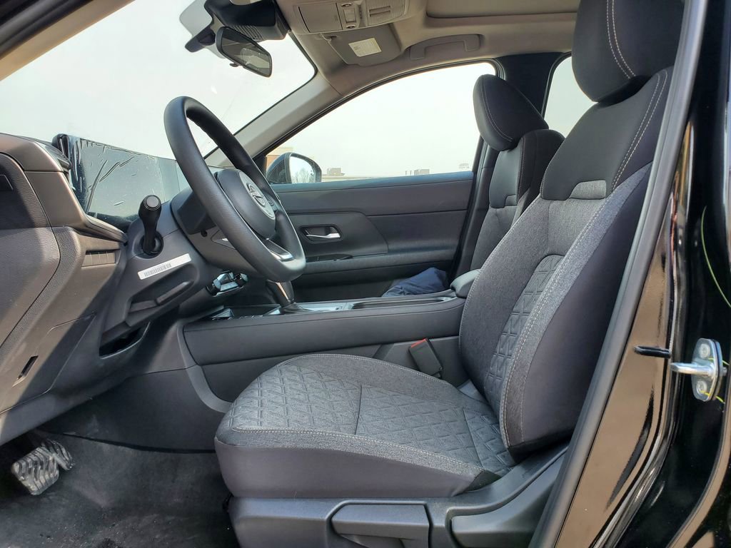 New 2026 Nissan Kicks SV w/ SV Premium Package AWD/4WD image 14