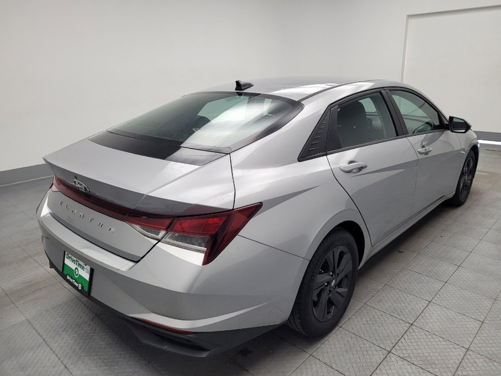Used 2021 Hyundai Elantra SEL w/ Convenience Package FWD image 9