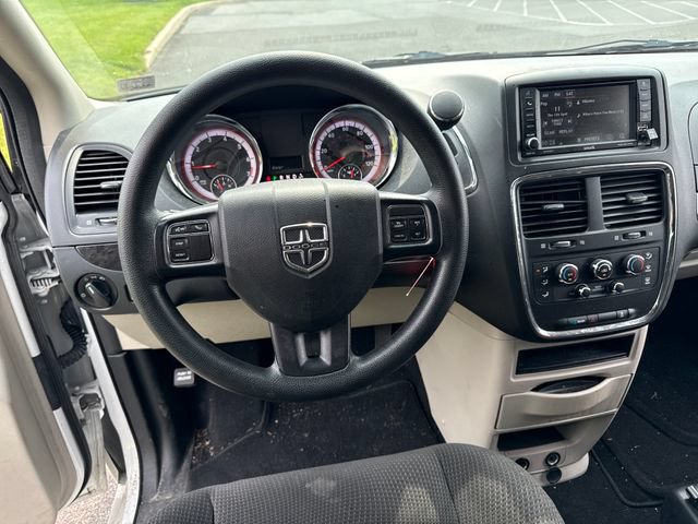 Used 2019 Dodge Grand Caravan SE w/ UConnect Hands-Free Group FWD image 16