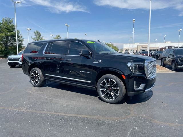 Used 2022 GMC Yukon XL Denali image 6