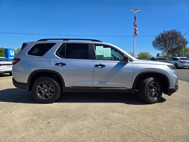 Used 2025 Honda Pilot TrailSport image 3