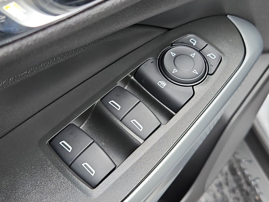 Certified 2025 Chevrolet Trax RS w/ Sunroof Package image 23