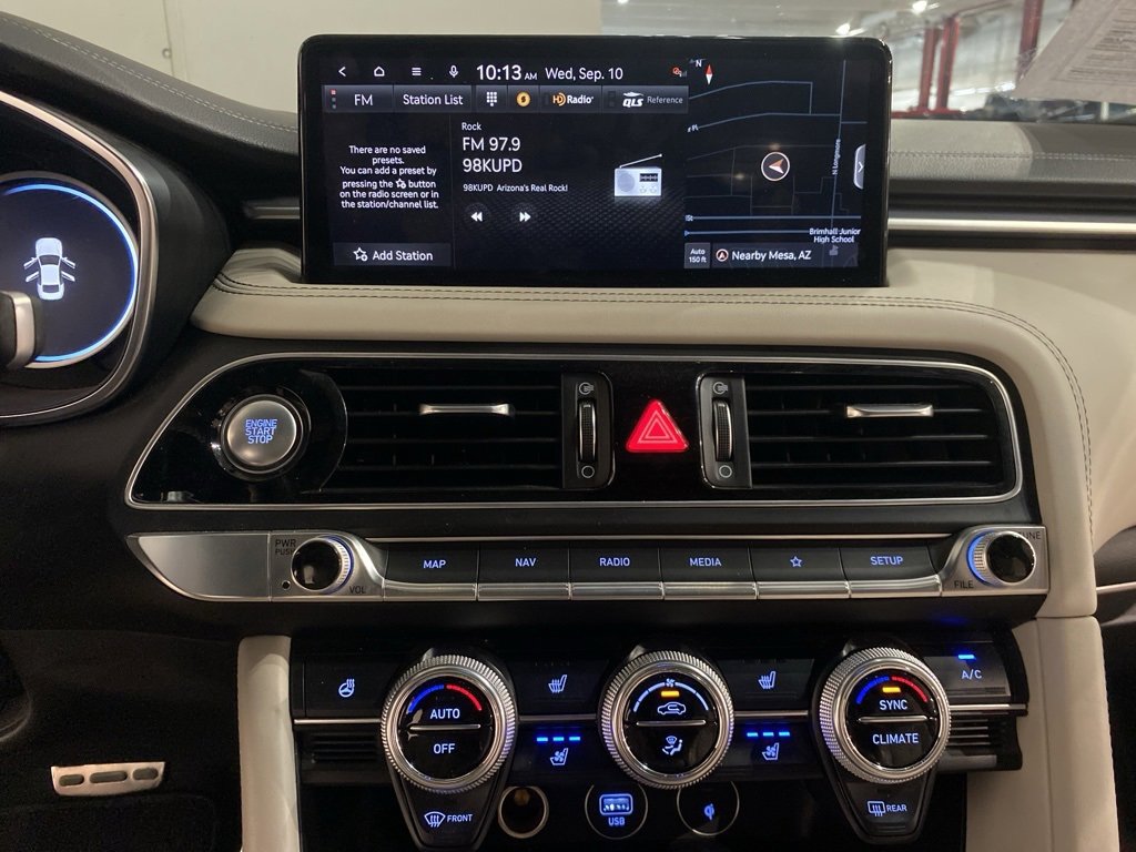 Used 2022 Genesis G70 3.3T image 12