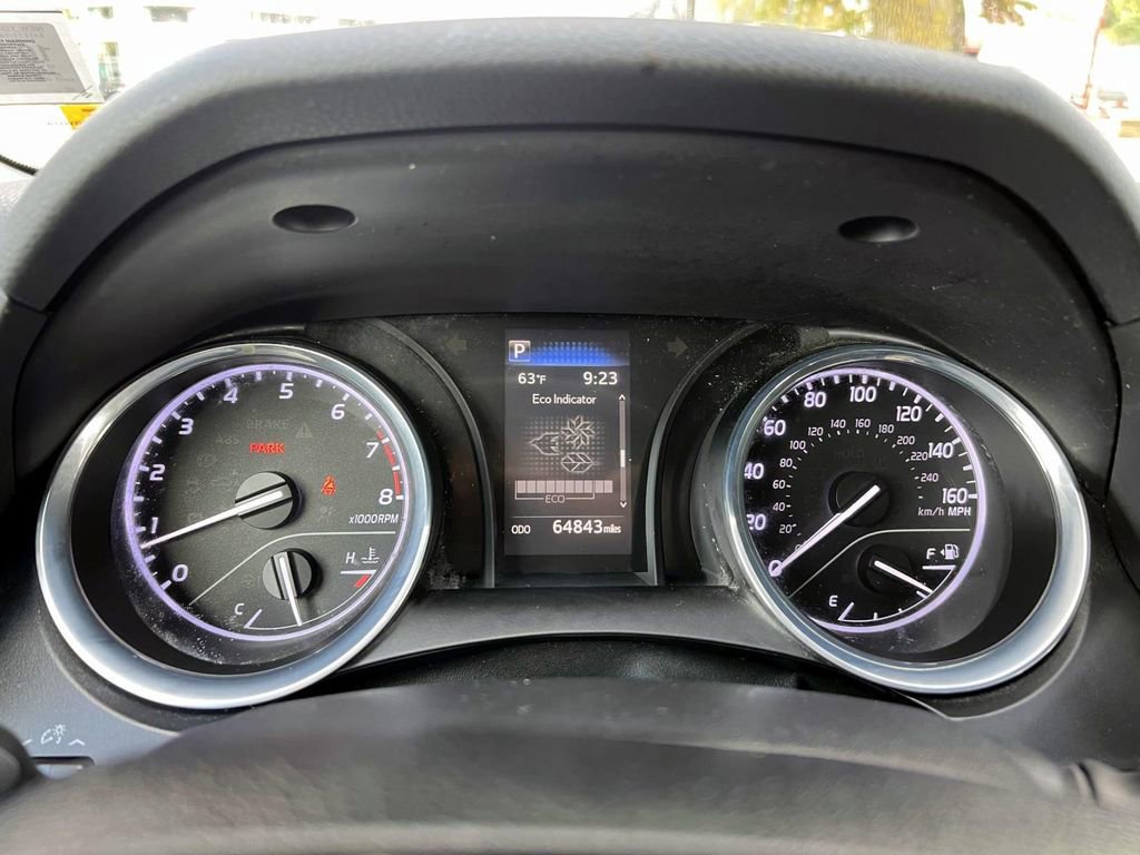 Used 2020 Toyota Camry LE image 28