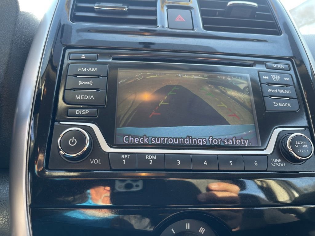 Used 2018 Nissan Versa Note SR image 15