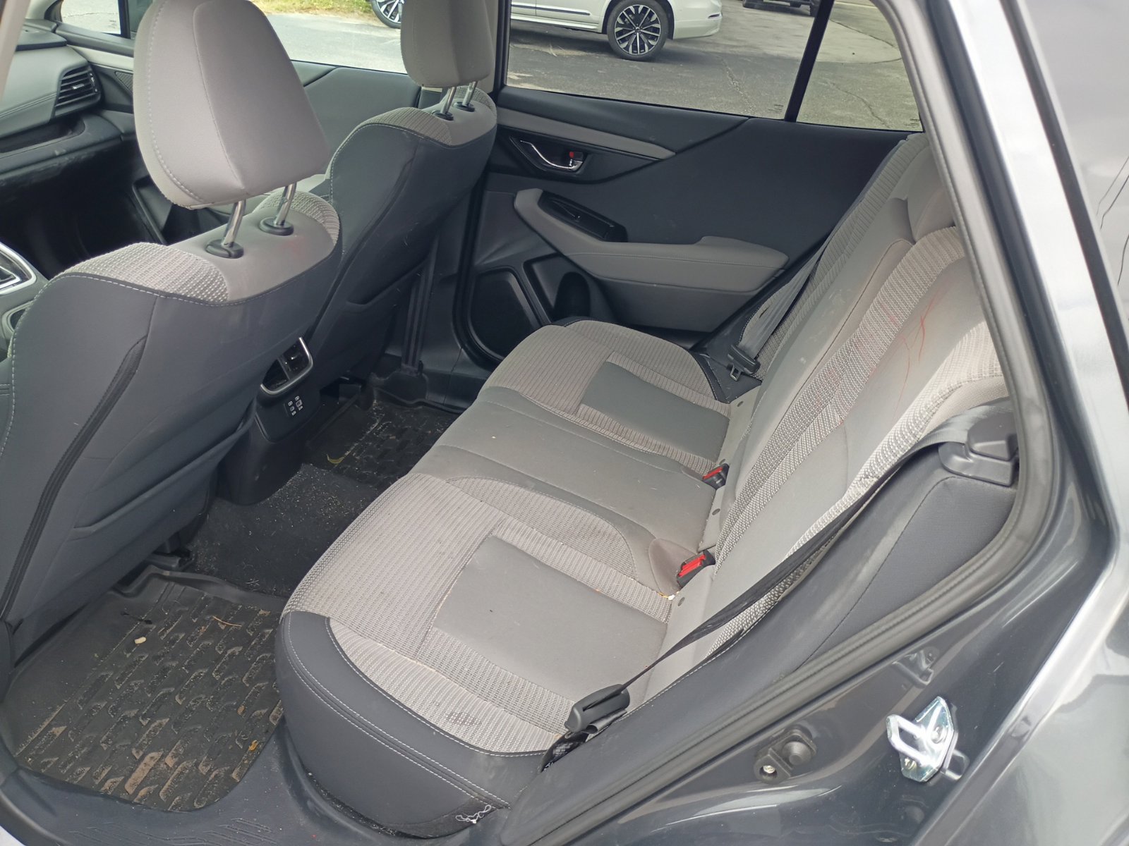Used 2023 Subaru Outback Premium AWD/4WD image 6