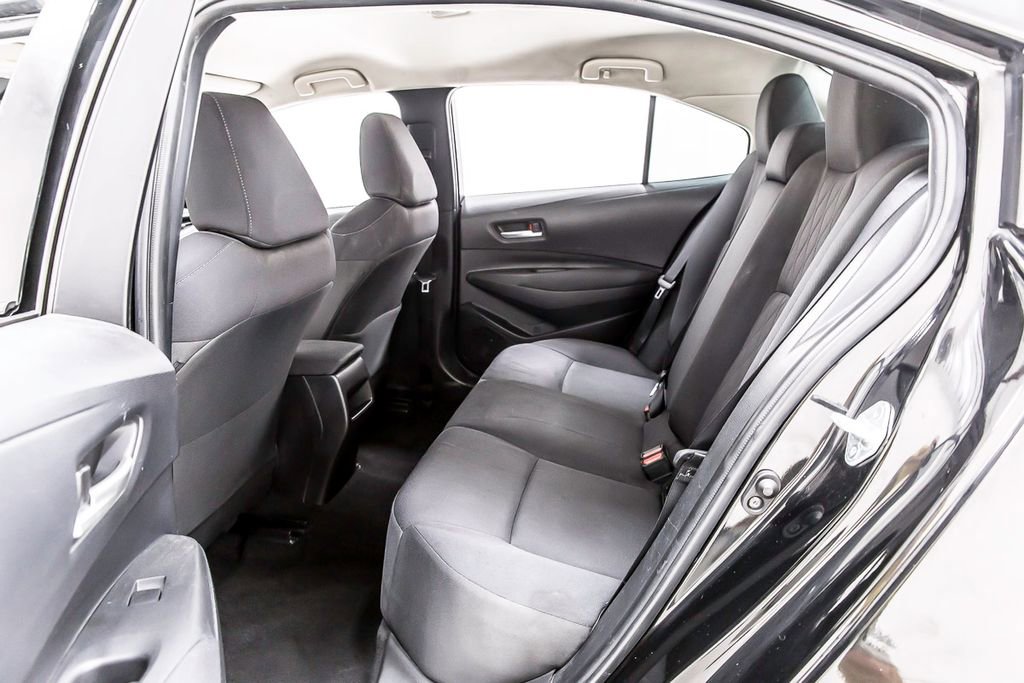 Used 2020 Toyota Corolla LE FWD image 28