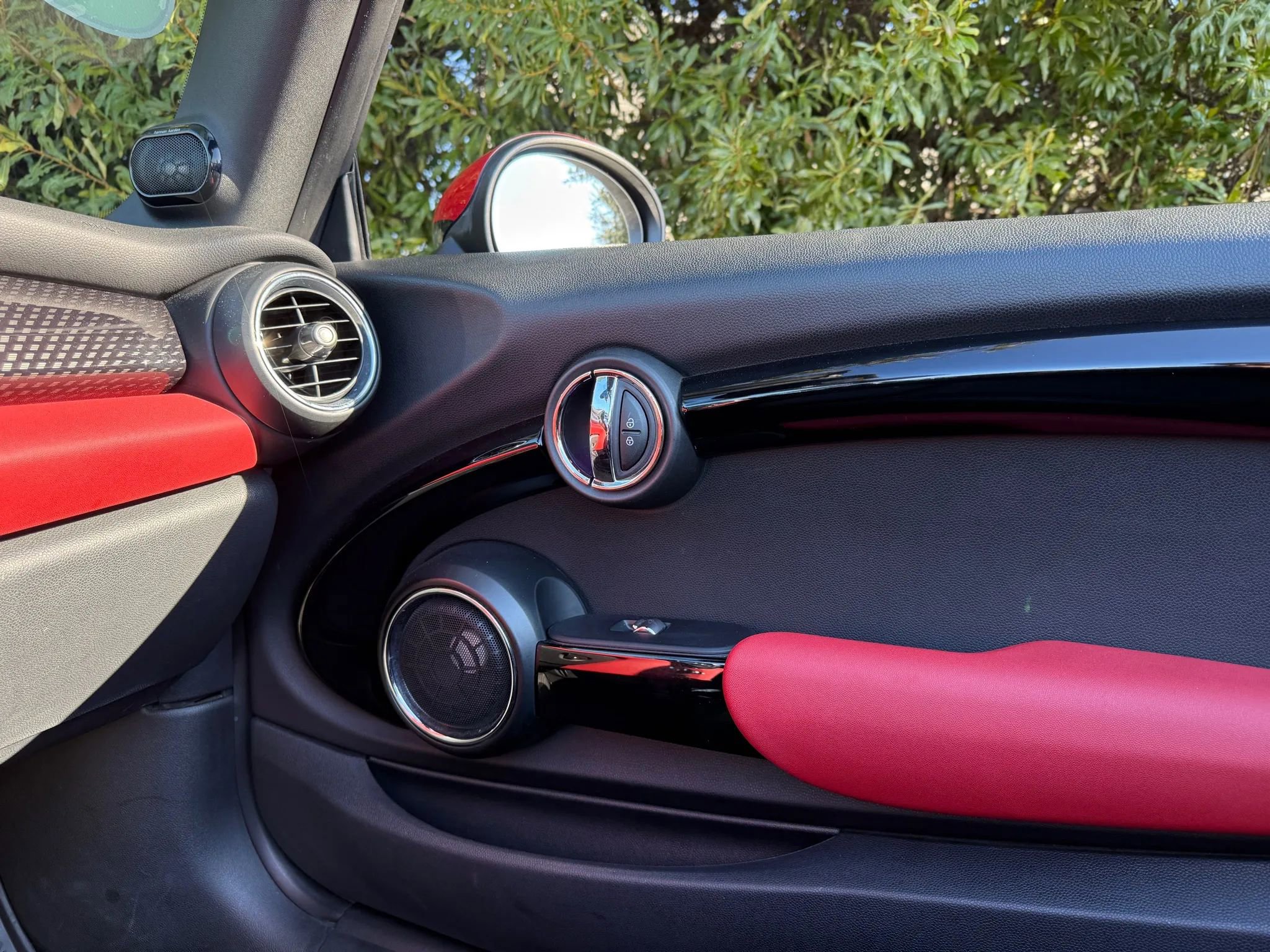 Used 2019 MINI Cooper S image 40