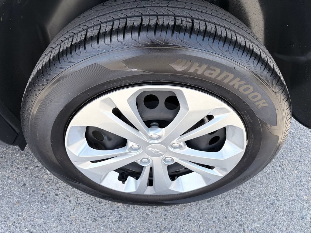 Used 2025 Chevrolet Trax LS FWD image 24